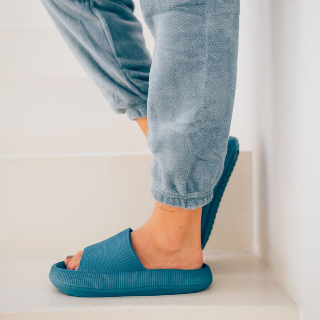 Cloud Slides - Blue